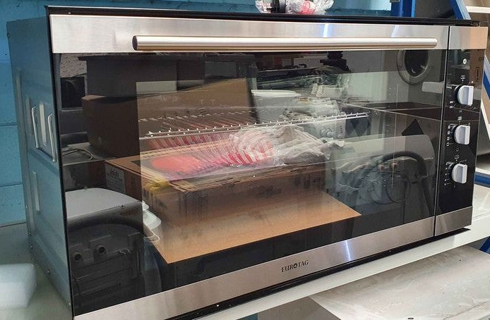 90cm Electric Wall Oven with 15 Amp plug 70 Ways