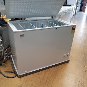 EUROTAG 300LT CHEST FREEZER WITH LOCKS & WHEELS 70 Ways