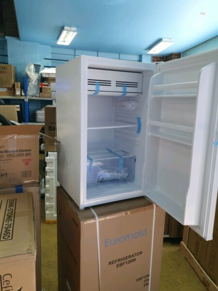 Euromaid 126L Bar Fridge EBF126W 70 Ways