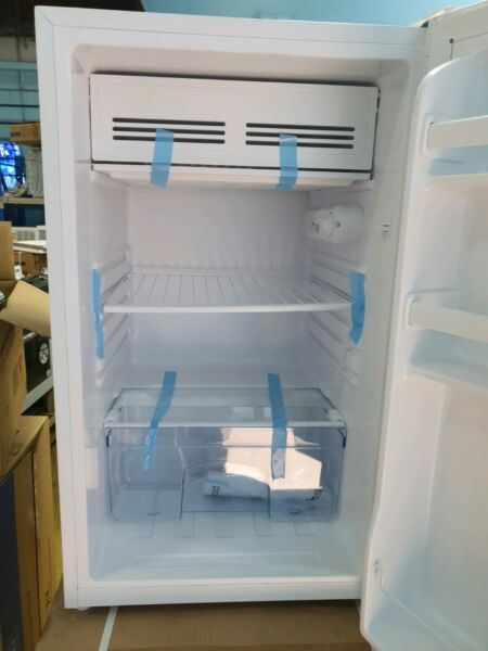 Euromaid 126L Bar Fridge EBF126W 70 Ways
