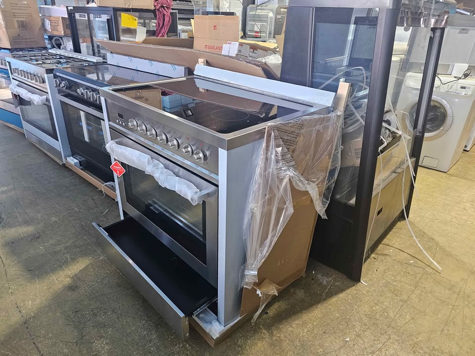 Euromaid 90cm Freestanding Electric Cooker – Stainless Steel model FC9PS 70 Ways