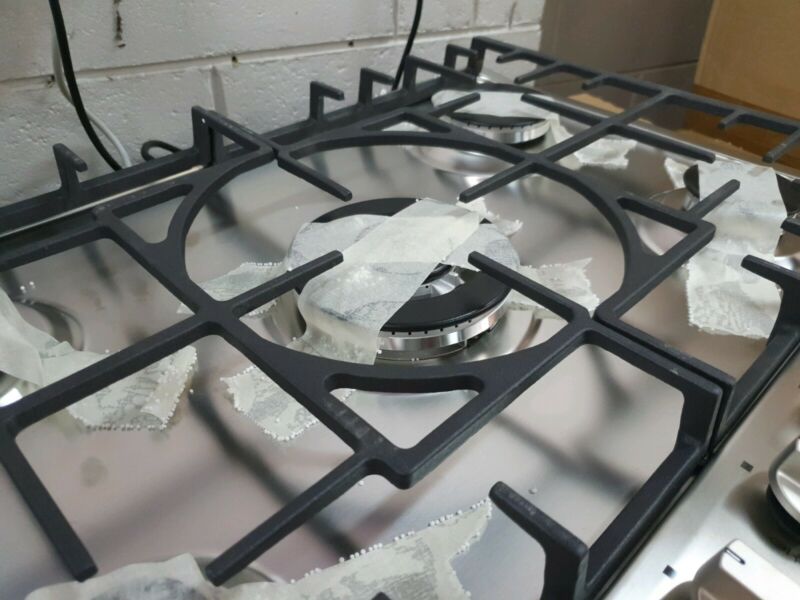 Stainless Steel Gas Cooktop + FFD & Cast Iron Trivets – 680mm – IGC70WOK-A 70 Ways