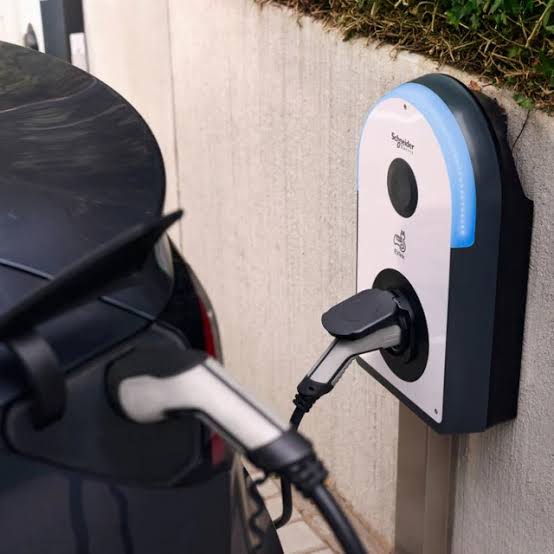 Schneider EVlink Pro EV Charger | 7.4kW, 11kW & 22kW